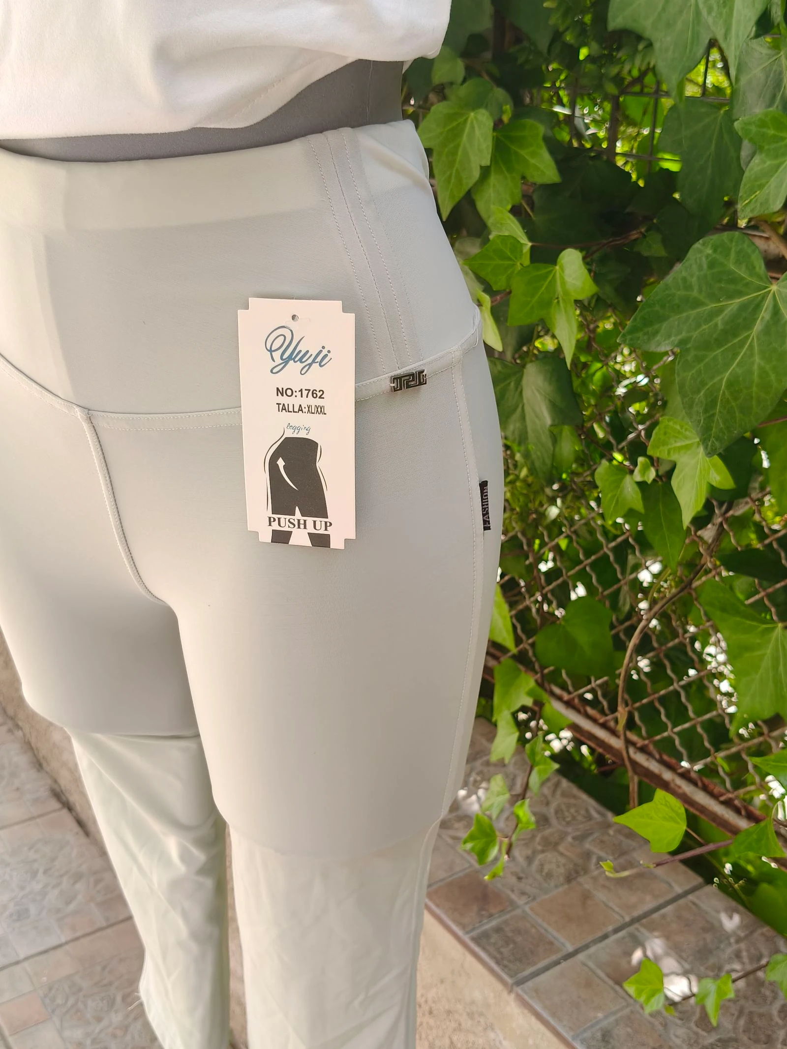 Lichte grijze capri sportlegging - Push Up effect – photo 4